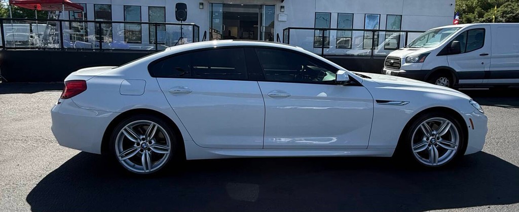 BMW 6 Series Vehicle Full-screen Gallery Image 05