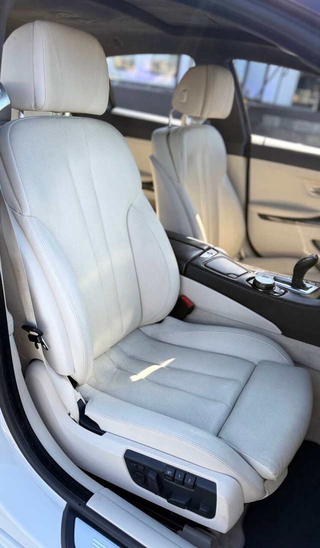 BMW 6 Series Vehicle Full-screen Gallery Image 14