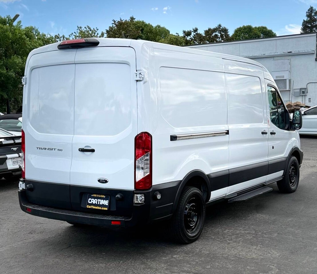 Ford Transit Van Vehicle Full-screen Gallery Image 05