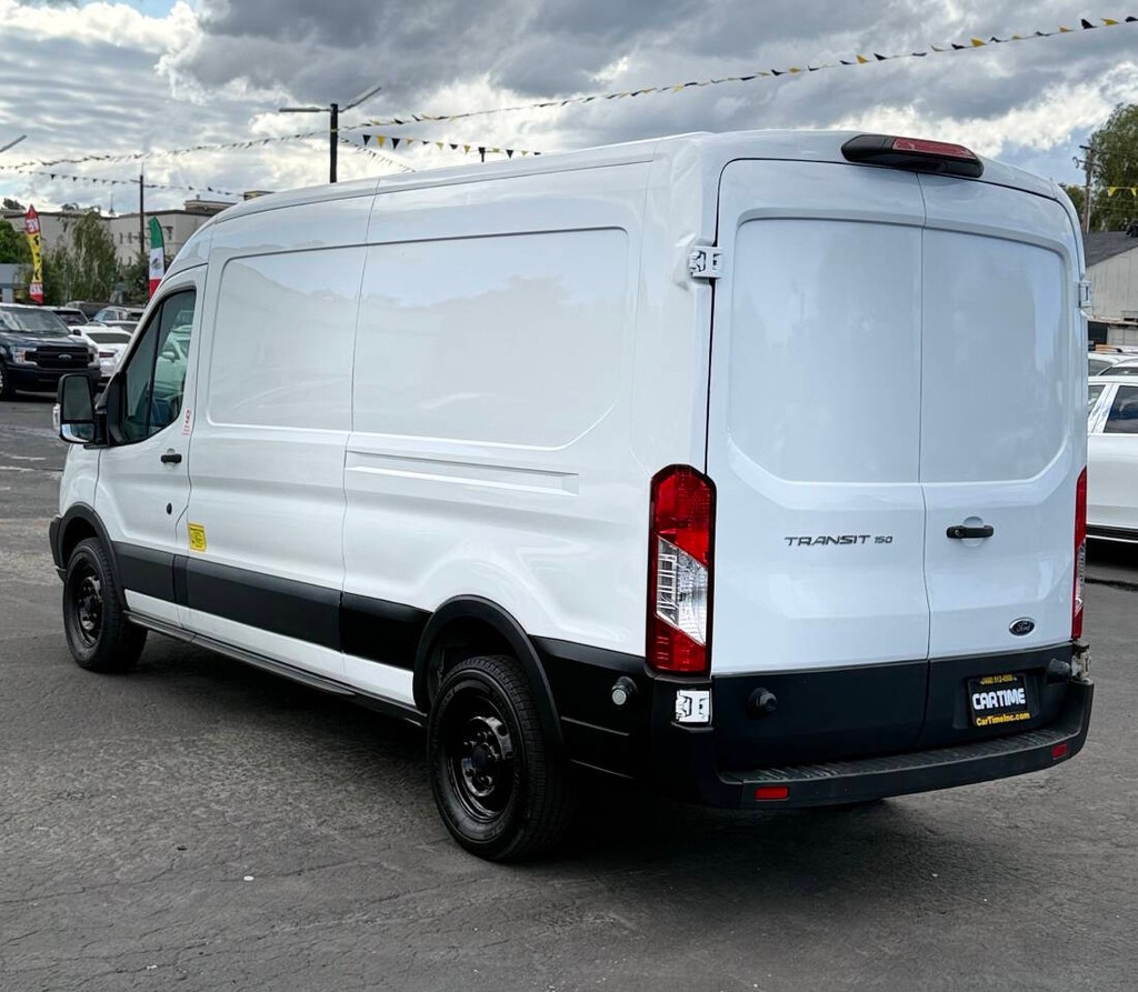 Ford Transit Van Vehicle Full-screen Gallery Image 08