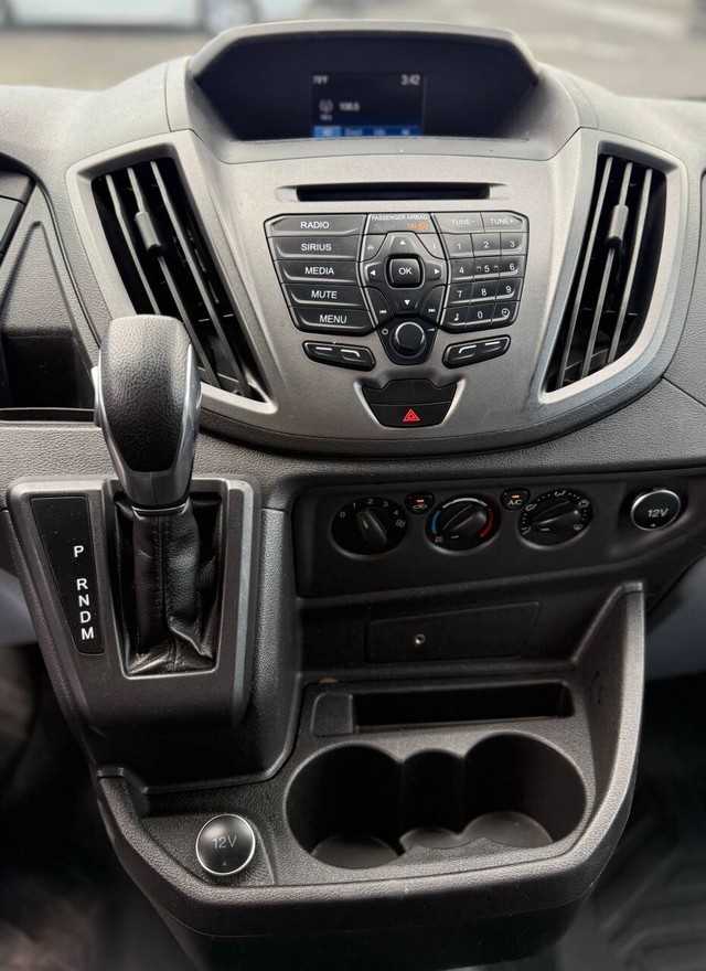 Ford Transit Van Vehicle Full-screen Gallery Image 12