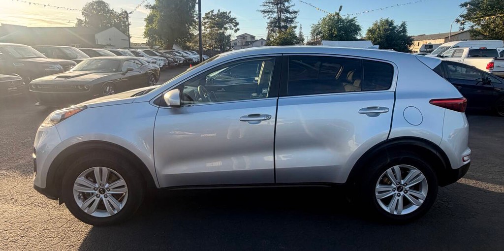 Kia Sportage Vehicle Full-screen Gallery Image 07