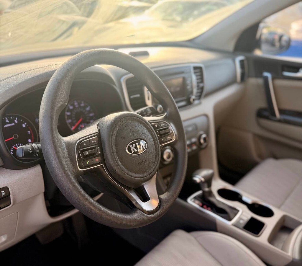 Kia Sportage Vehicle Full-screen Gallery Image 10