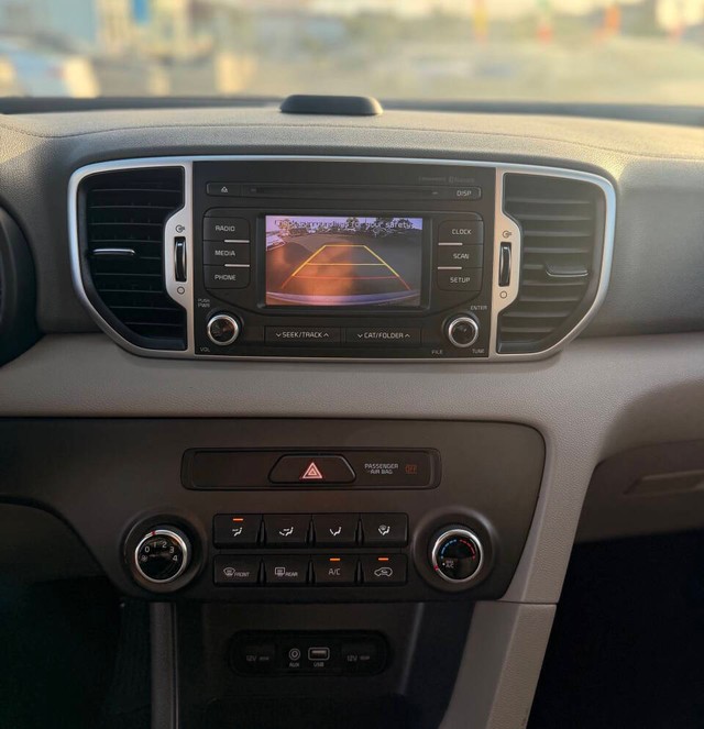 Kia Sportage Vehicle Full-screen Gallery Image 11