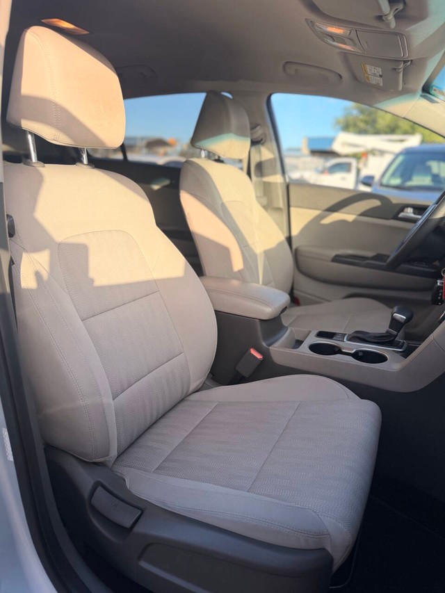 Kia Sportage Vehicle Full-screen Gallery Image 14