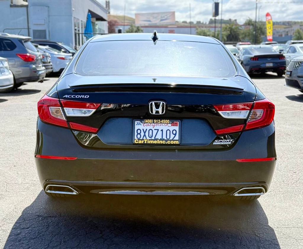 Honda Accord Sedan Vehicle Full-screen Gallery Image 06