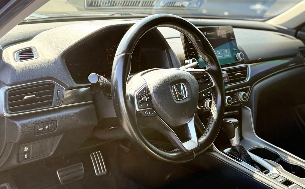 Honda Accord Sedan Vehicle Full-screen Gallery Image 08