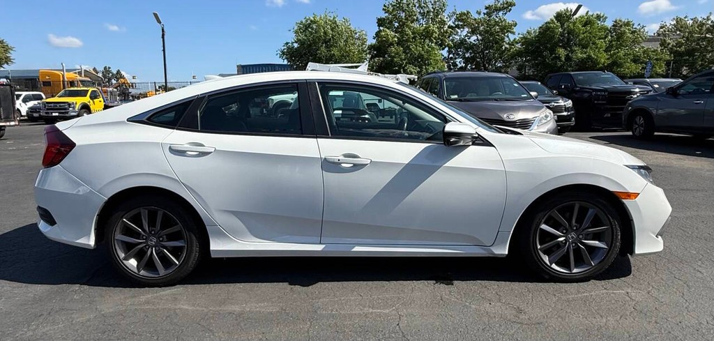 Honda Civic Sedan Vehicle Full-screen Gallery Image 05