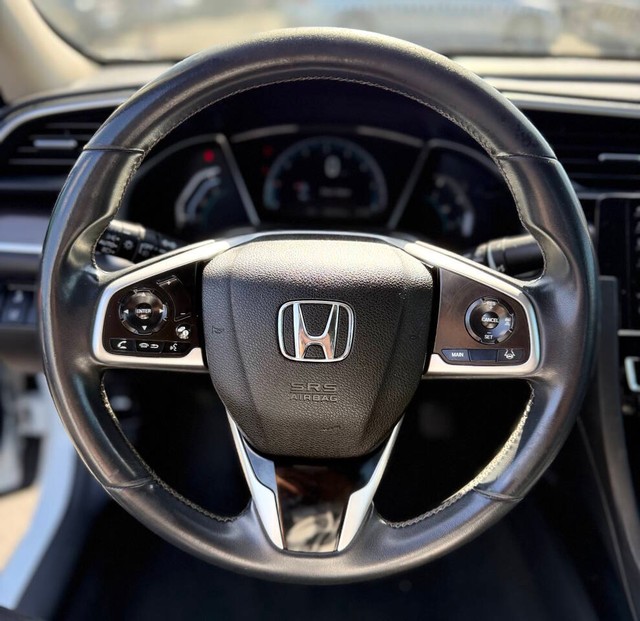 Honda Civic Sedan Vehicle Full-screen Gallery Image 10