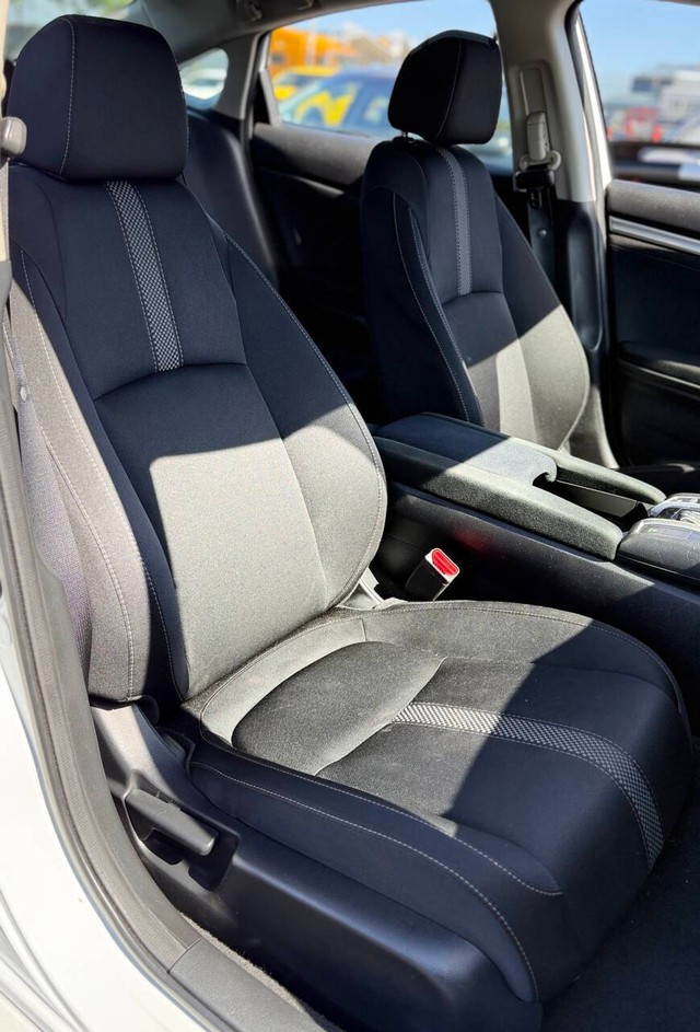 Honda Civic Sedan Vehicle Full-screen Gallery Image 13