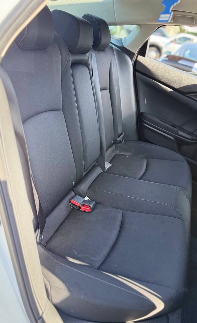 Honda Civic Sedan Vehicle Full-screen Gallery Image 14