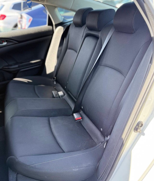 Honda Civic Sedan Vehicle Full-screen Gallery Image 15