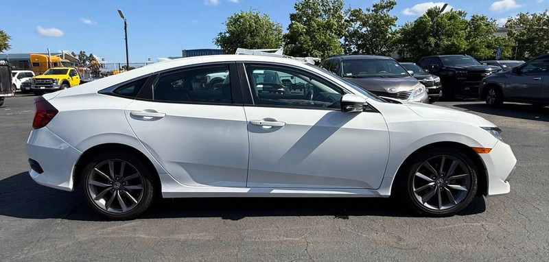 Honda Civic Sedan Vehicle Full-screen Gallery Image 05