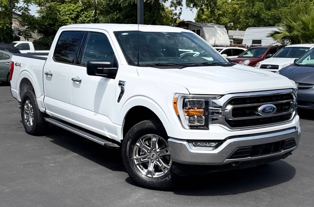 Ford F-150 Vehicle Full-screen Gallery Image 02