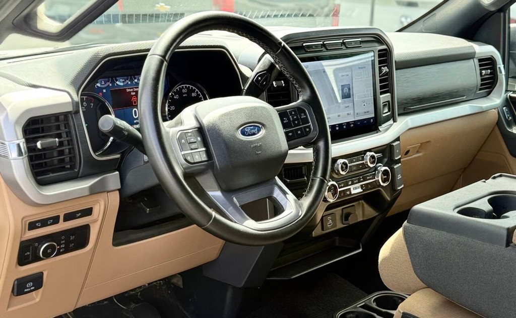 Ford F-150 Vehicle Full-screen Gallery Image 09