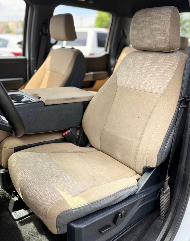 Ford F-150 Vehicle Full-screen Gallery Image 11