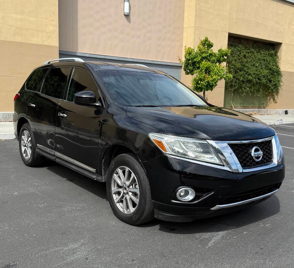 Nissan Pathfinder Vehicle Full-screen Gallery Image 05