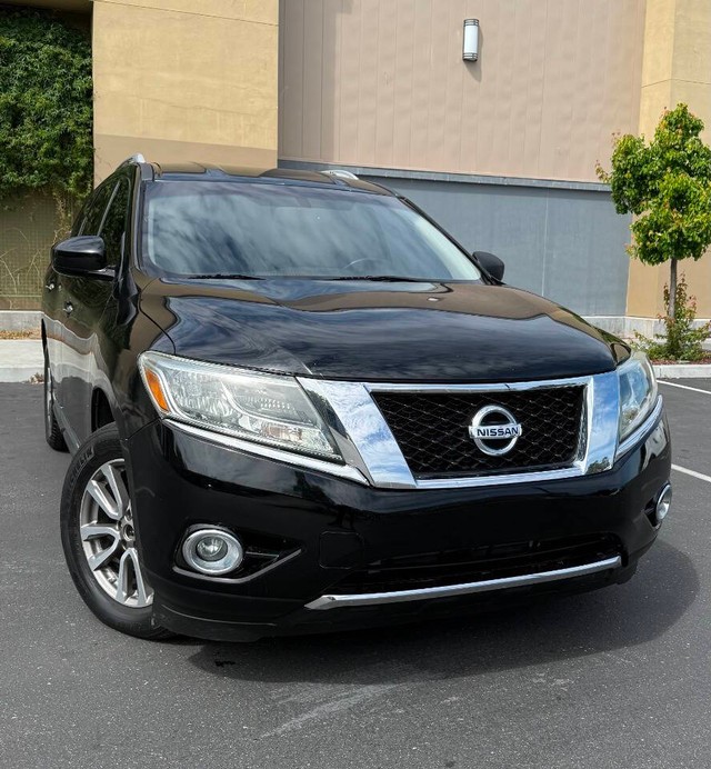 Nissan Pathfinder Vehicle Full-screen Gallery Image 04