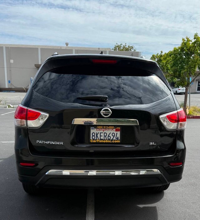 Nissan Pathfinder Vehicle Full-screen Gallery Image 08