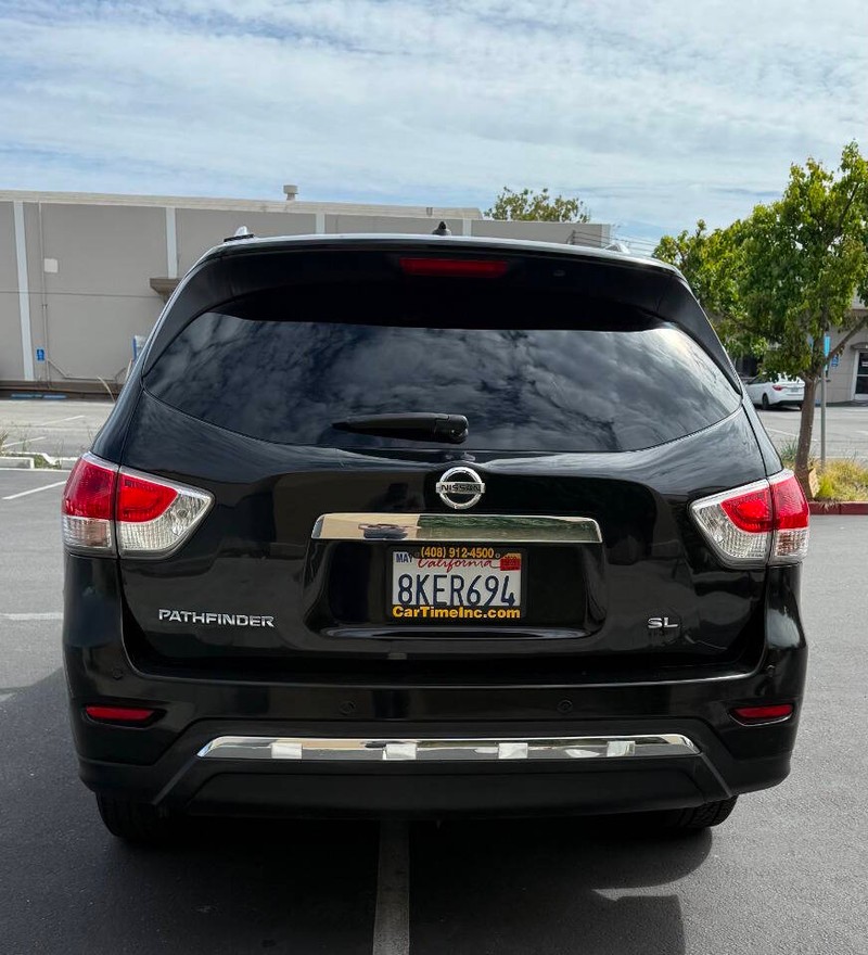 Nissan Pathfinder Vehicle Full-screen Gallery Image 08