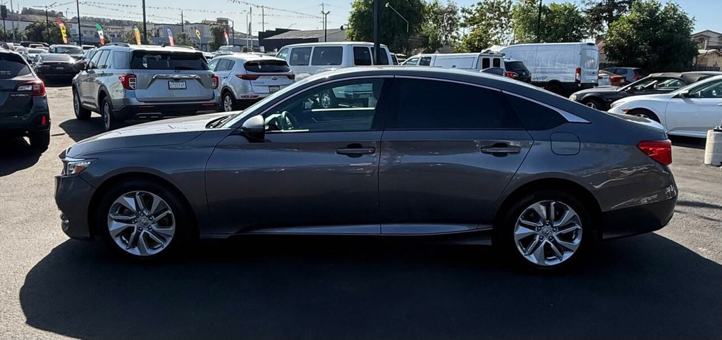 Honda Accord Sedan Vehicle Full-screen Gallery Image 04