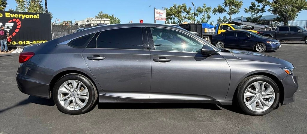 Honda Accord Sedan Vehicle Full-screen Gallery Image 05