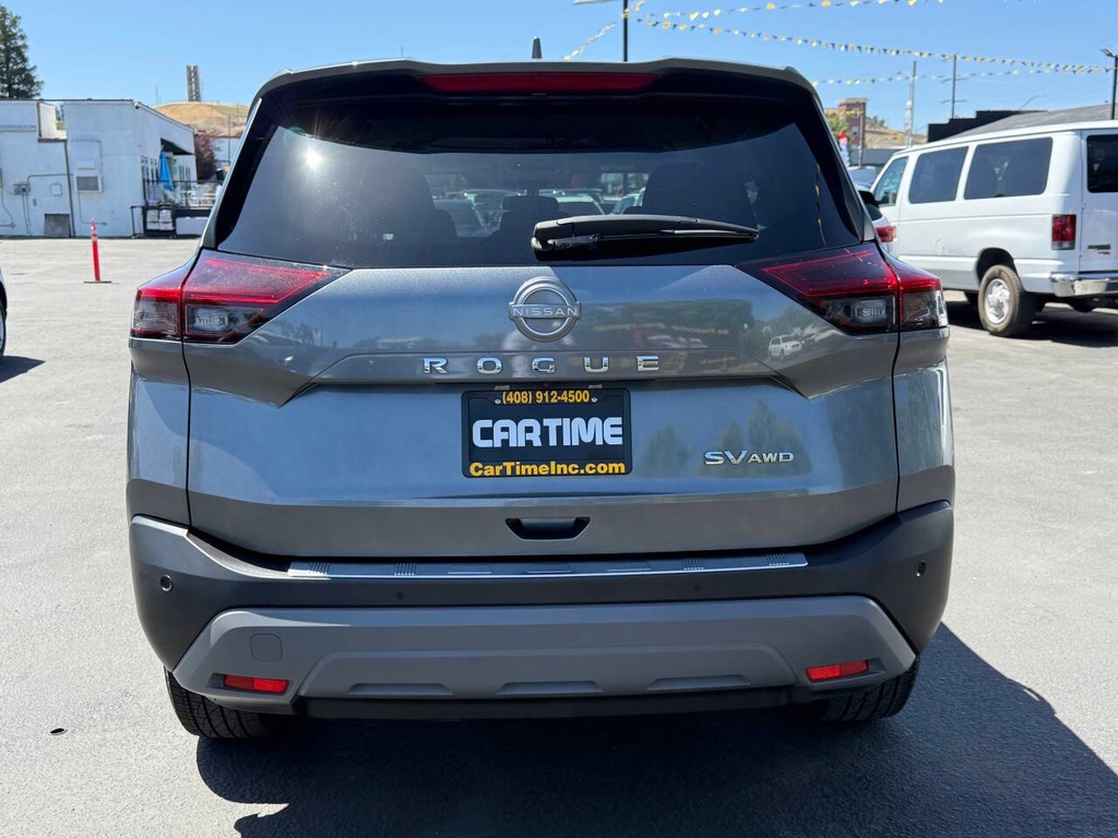 Nissan Rogue Vehicle Full-screen Gallery Image 05