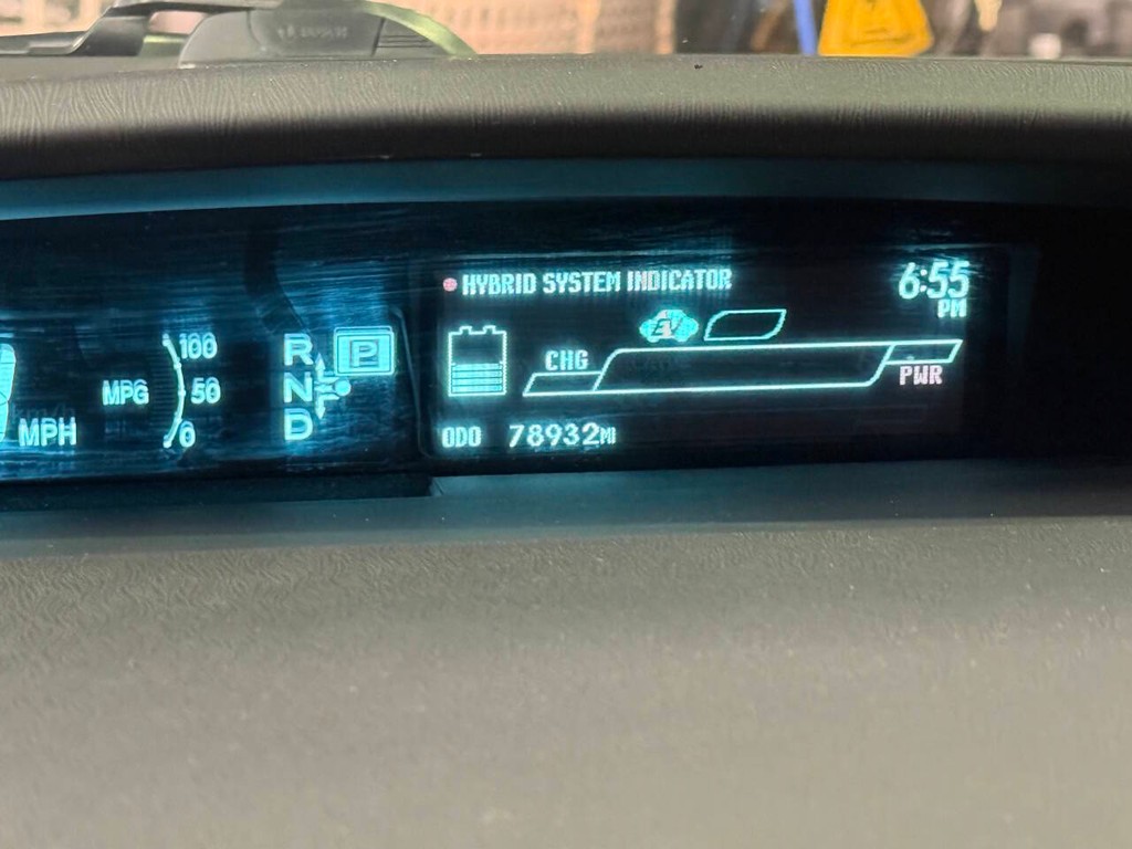 Toyota Prius Vehicle Full-screen Gallery Image 12