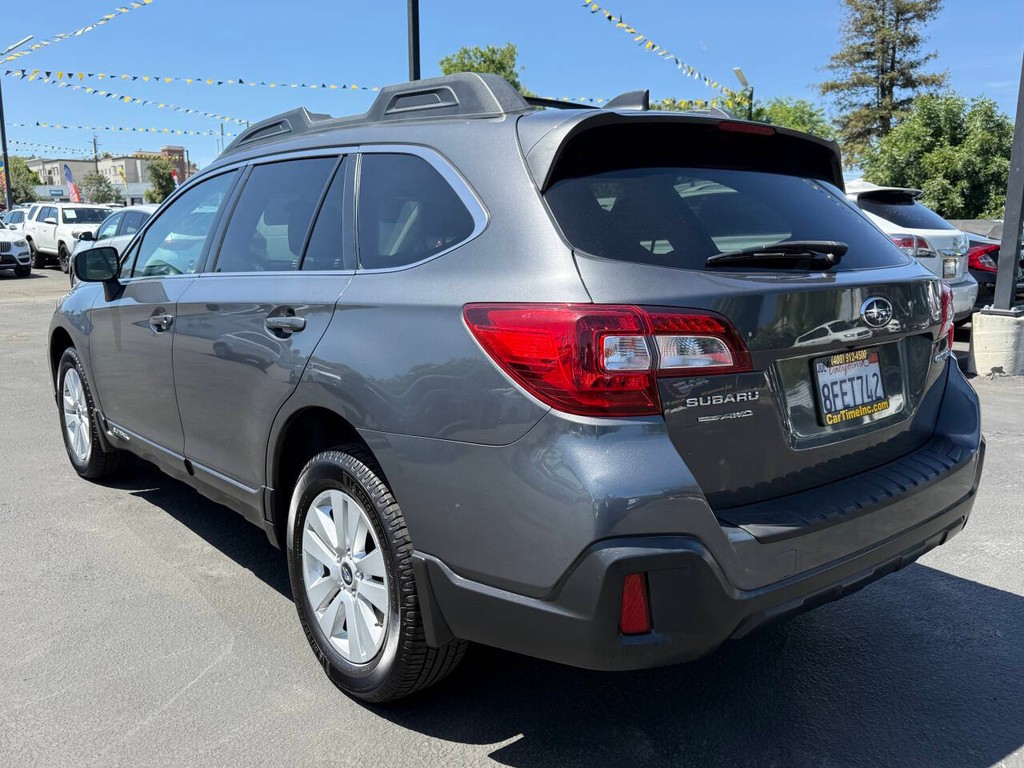 Subaru Outback Vehicle Full-screen Gallery Image 03
