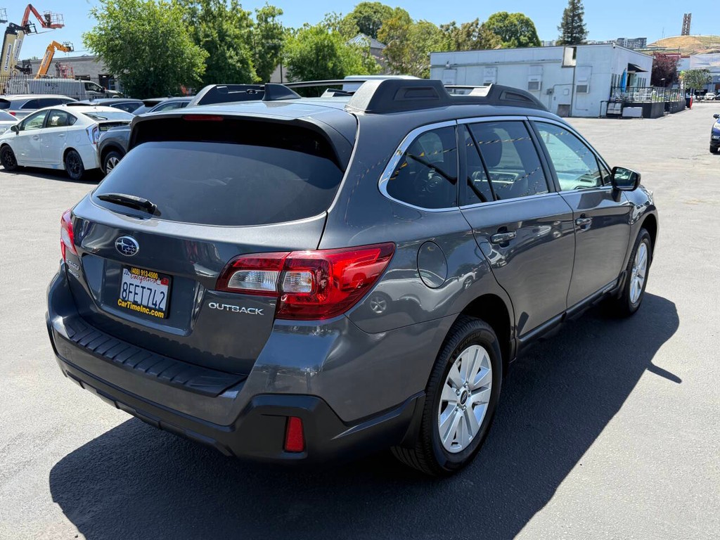 Subaru Outback Vehicle Full-screen Gallery Image 05