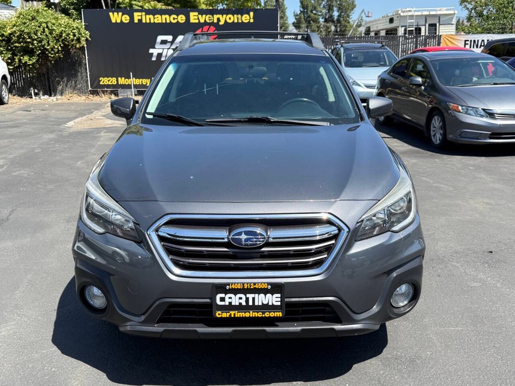 Subaru Outback Vehicle Full-screen Gallery Image 09