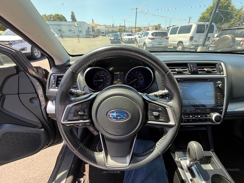 Subaru Outback Vehicle Full-screen Gallery Image 13