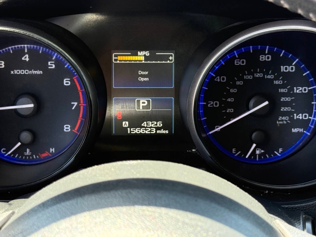 Subaru Outback Vehicle Full-screen Gallery Image 18