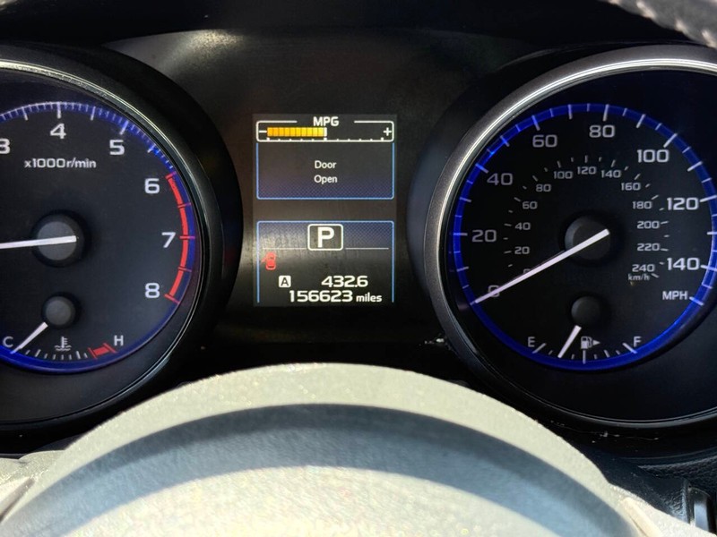 Subaru Outback Vehicle Full-screen Gallery Image 18