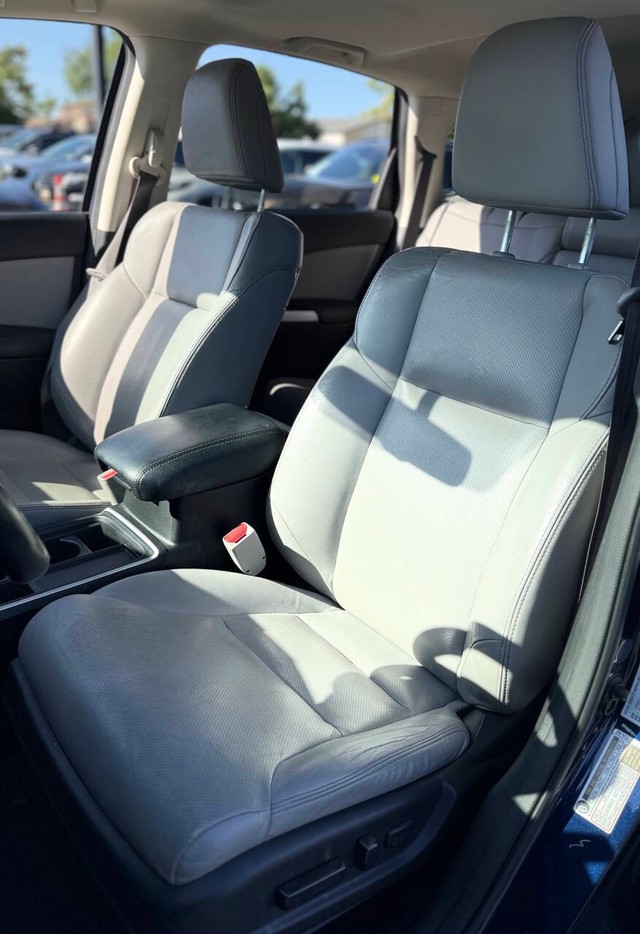 Honda CR-V Vehicle Full-screen Gallery Image 12