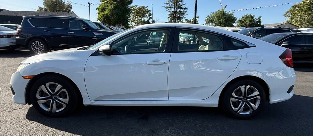 Honda Civic Sedan Vehicle Full-screen Gallery Image 04