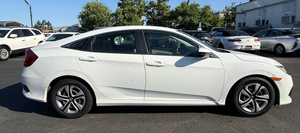 Honda Civic Sedan Vehicle Full-screen Gallery Image 05