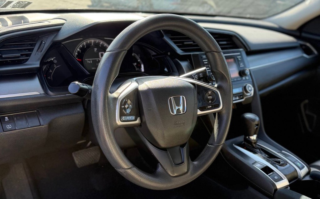 Honda Civic Sedan Vehicle Full-screen Gallery Image 09