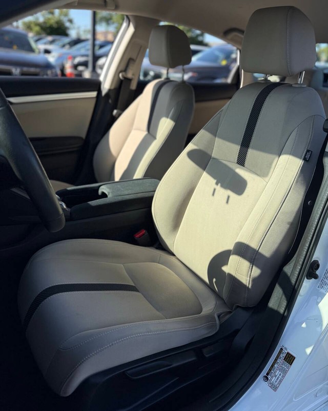 Honda Civic Sedan Vehicle Full-screen Gallery Image 12