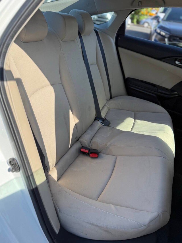 Honda Civic Sedan Vehicle Full-screen Gallery Image 14