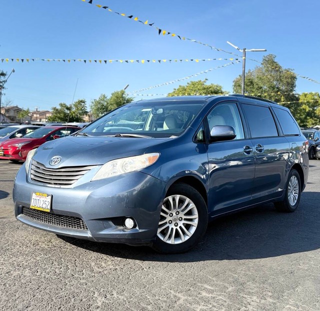 more details - toyota sienna