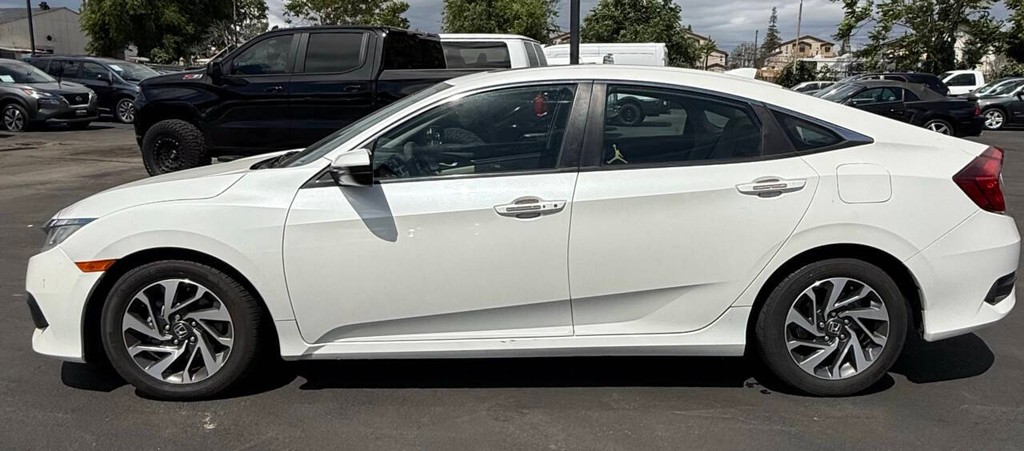 Honda Civic Sedan Vehicle Full-screen Gallery Image 04