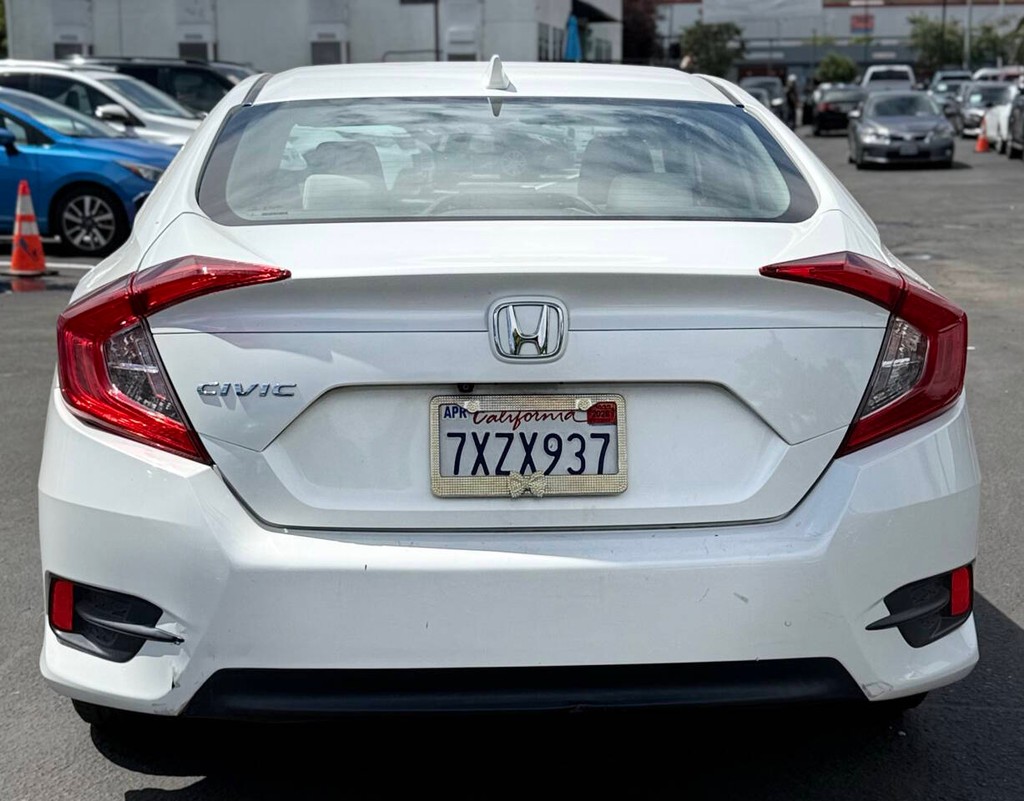 Honda Civic Sedan Vehicle Full-screen Gallery Image 07