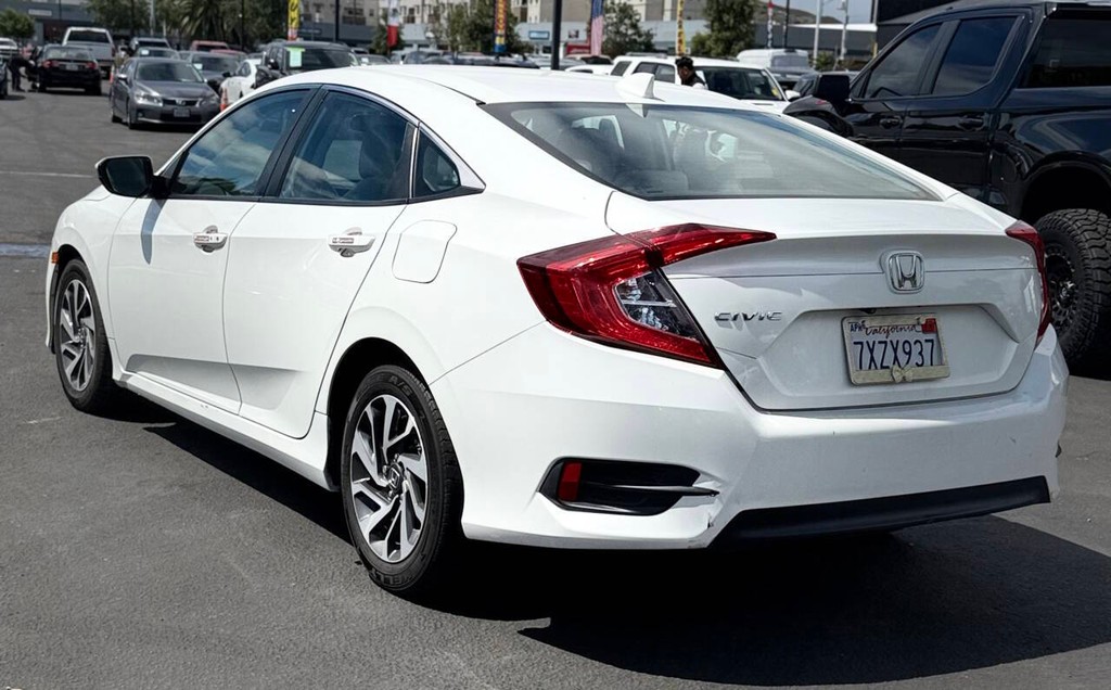 Honda Civic Sedan Vehicle Full-screen Gallery Image 08