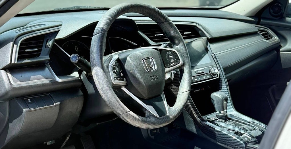 Honda Civic Sedan Vehicle Full-screen Gallery Image 09