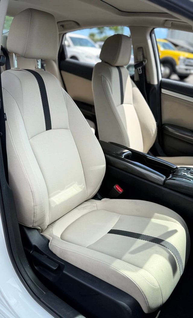 Honda Civic Sedan Vehicle Full-screen Gallery Image 13