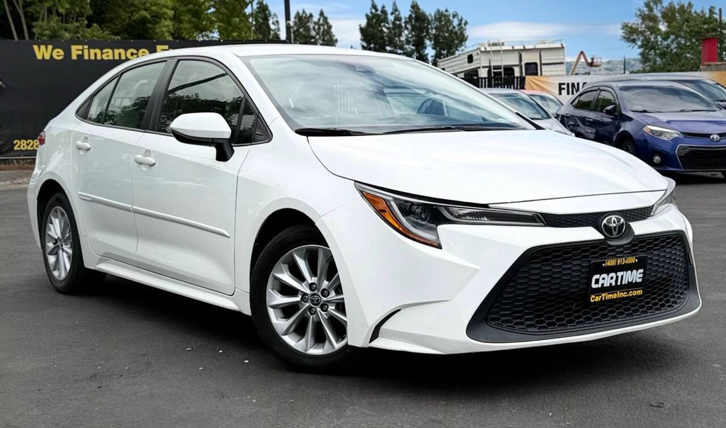 Toyota Corolla Vehicle Full-screen Gallery Image 03
