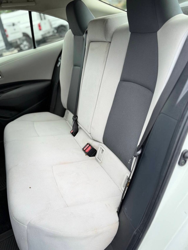Toyota Corolla Vehicle Full-screen Gallery Image 14