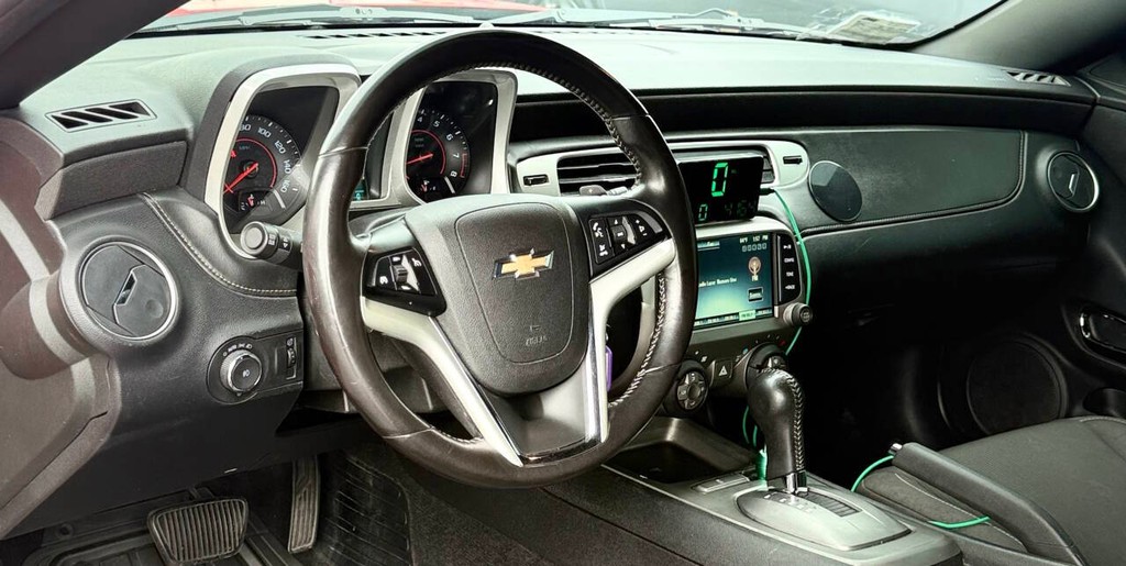 Chevrolet Camaro Vehicle Full-screen Gallery Image 14