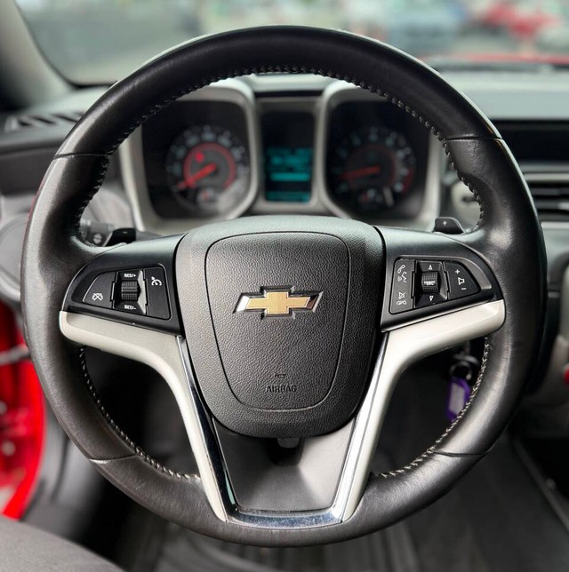 Chevrolet Camaro Vehicle Full-screen Gallery Image 13